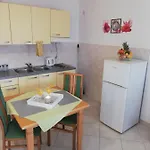 Slavka Lejlighed Primošten