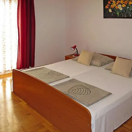 Apartment Slavka Primosten